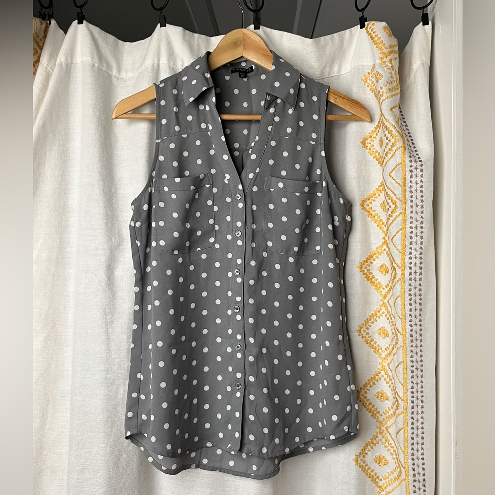 Sleeveless blouse